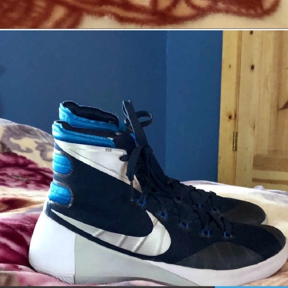 Nike hyperdunk basketball shoe. Size 10